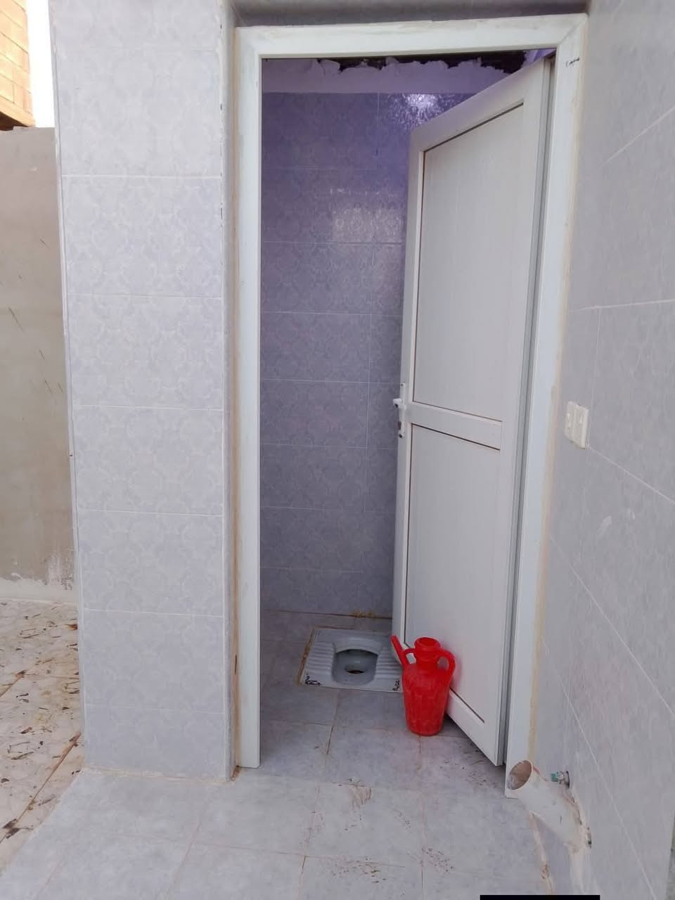 دار لبيع
منطقه العبور المدخل الثاني 

نهايت المدخل يبعد عن التبليط 150متر

بيت جاهز مجهز بناه حديث 

صارلو اكثر من (ست اشهر مبني) 

الدار مساحتو 140متر وجه 5عمق 28

يتكون من غرف +هول +ستغبال

كراج كبير بل يضافه بيت بي دكان 

سند (25) حديث + وصل بلديه بسمي 

سعر البيت 32مليون

الستفسار اتصل 

***********

***********

بس لاتكسر بحلال الناس
