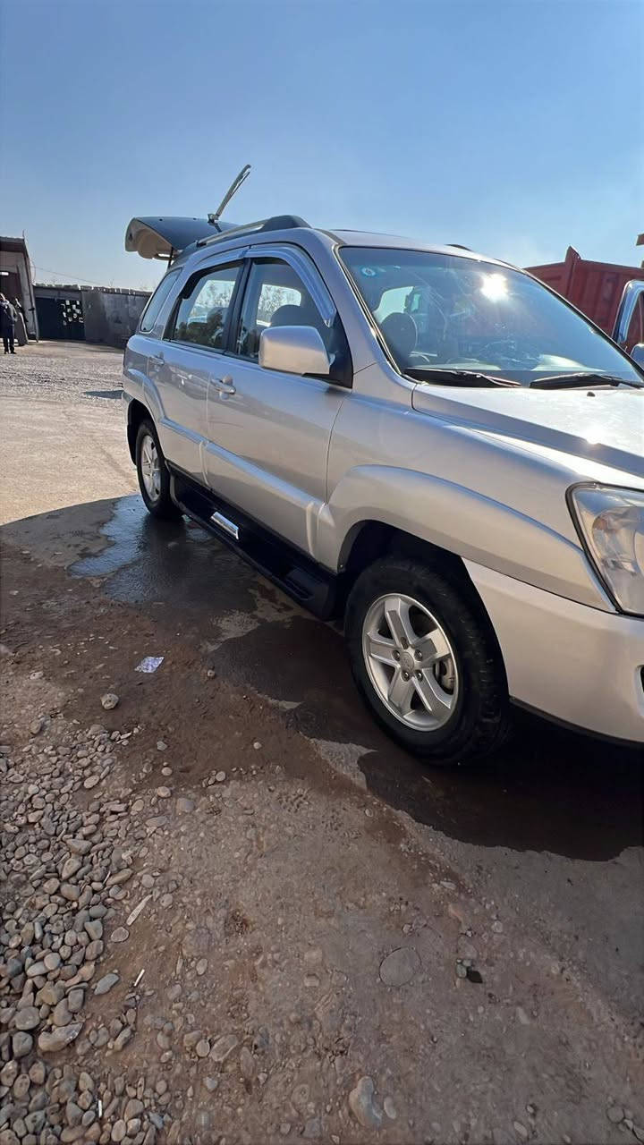 السلام عليكم ورحمة الله سبورتج  2009 خليجي مكينه 2000 تبريد تدفأ تخم تاير حداديه كله جديد جاهزه مال جني    المكان ديالى المقداديه السعر 122 وبيها مجال بصيط ***********
