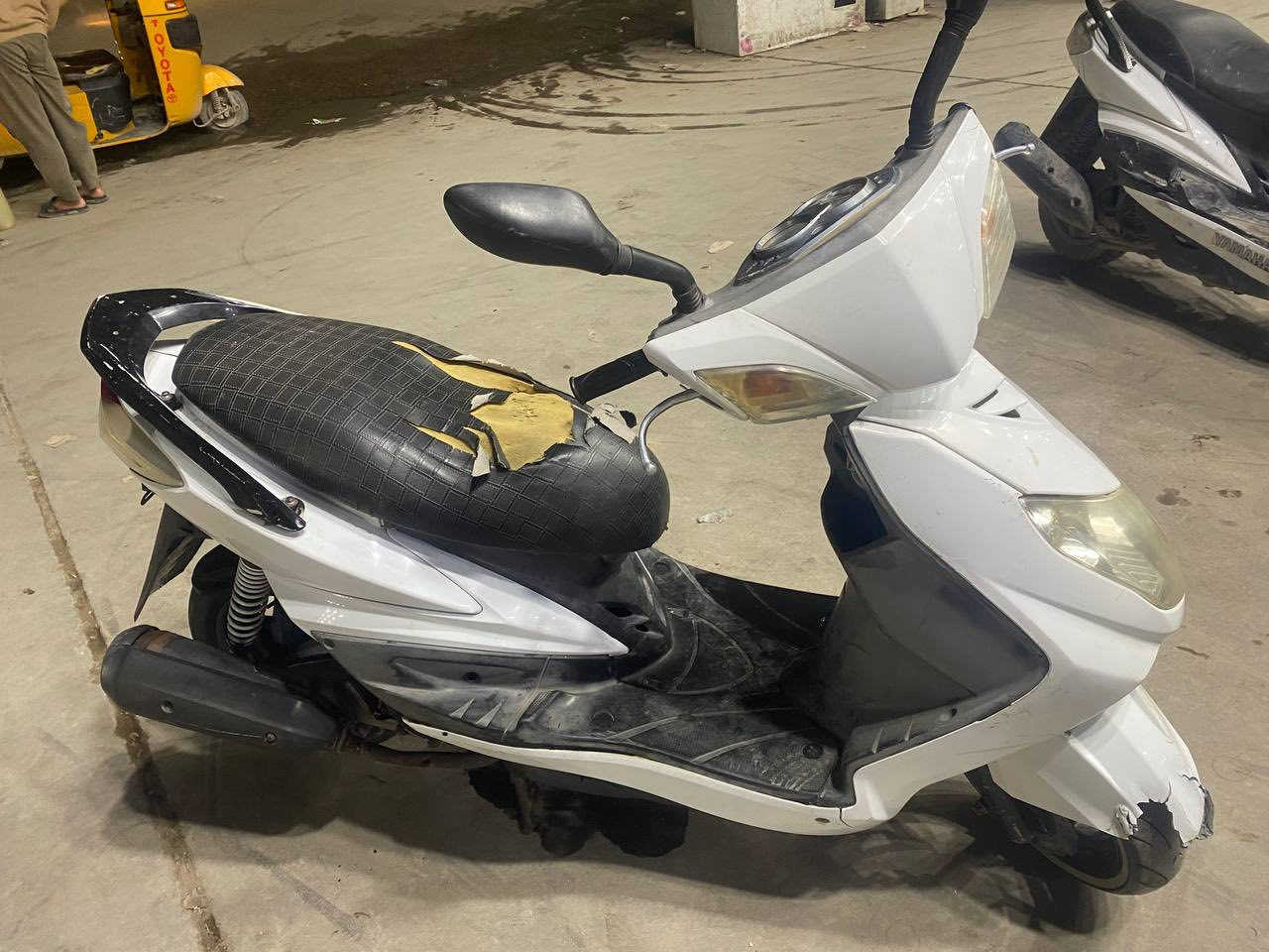 سكنس للبيع طفت يراد الها راجز مال سلف وتشتغل مكان بلديات سعر ٣٥٠الف وبيها مجال حكً الجية. رقم. ***********
