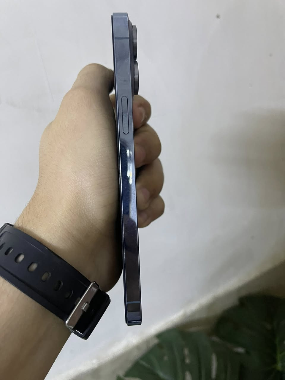 ايفون 13 برو ماكس تليفون نضافه 100/100 كلش نضيف لون بحري ذاكره 256 نموذج M القطع الي مبدله أصليات فقط سماعه الفوك عطلانه  باقي تليفون مكفول كفاله كامرات تخبل دمعه سعر 400  تصال ع رقم هذ خط فقط وخاص ***********
