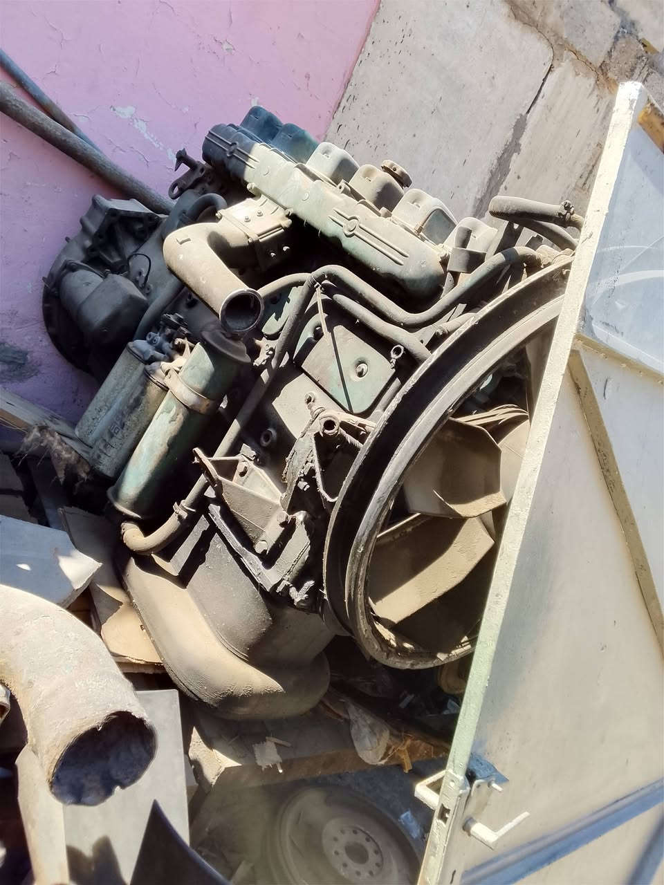 سلام عليكم مكاين فولفو للبيع 21 و 22 ودي دي 16 للبيع ***********
