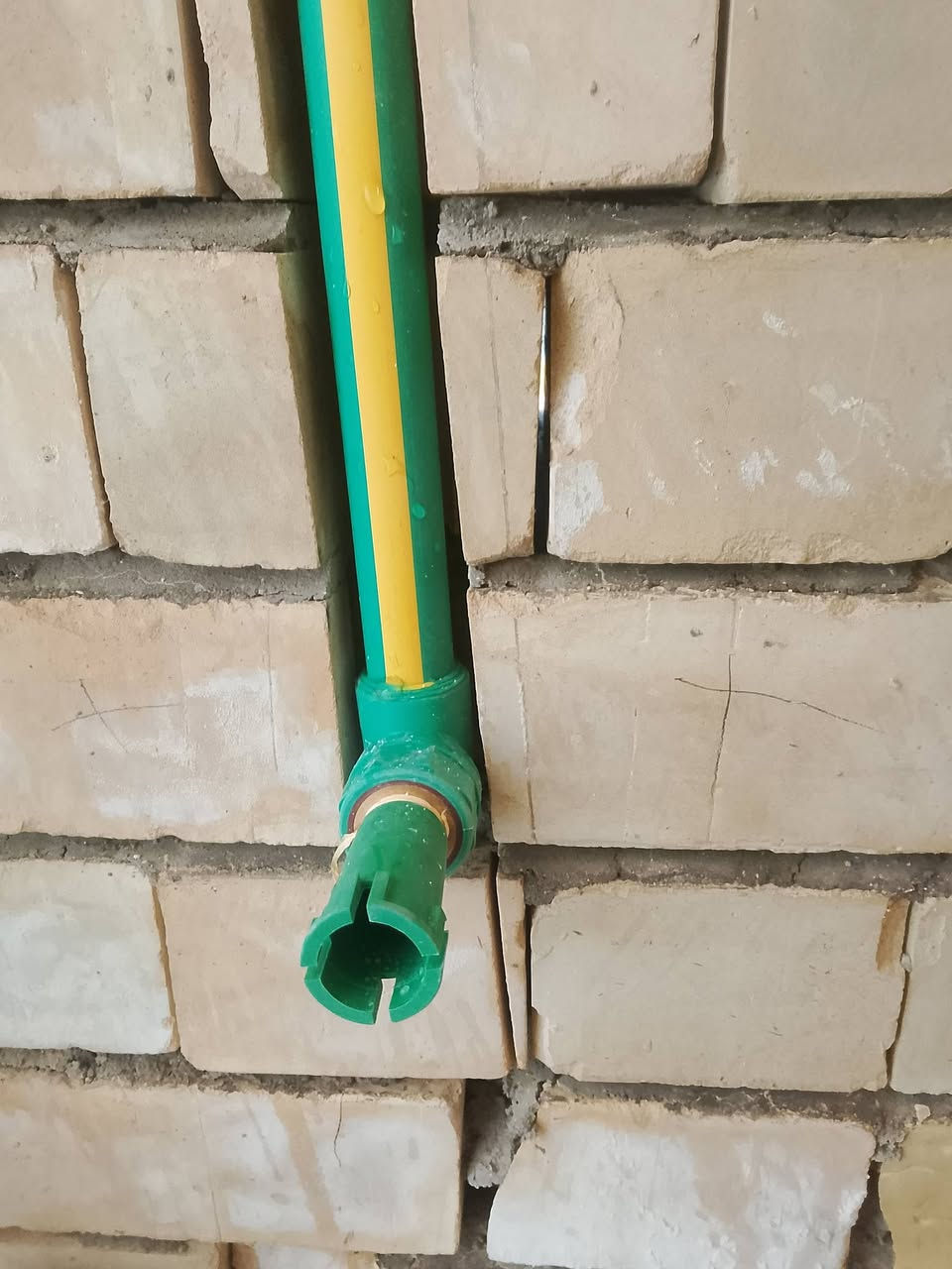 حسن عباس #للتئسيسات 
***********
***********
