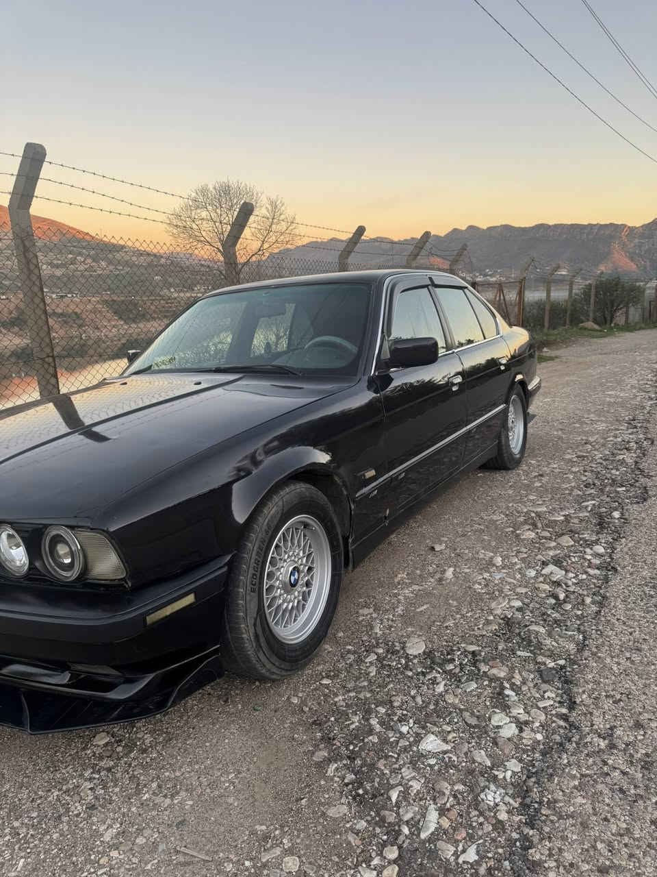 سلام عليكم bmw 1990 رقم دهوك السياره مكفوله من كل شي فقط بيها اربع دعم بولند حوالي قياس اوبع اصابع حتي ما اقل من اربع اصابع عليها غرامة 7 ورقات كير محرك كل شي بشرط مكانها دهوك سعر 50 ورقه وكلنا غرامة 7 ورقات وبيها مجال رقم صاحب السياره *********** واتساب
