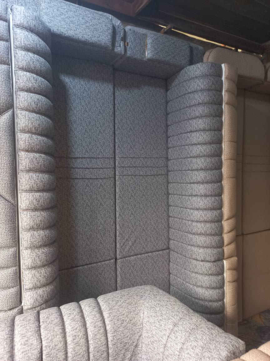 تخم ديوان ١١ نفر حرف L 
جدد متوفر جميع الوان 
رجلين حديد شغل راقي
سعر ٣٥٠ 
***********
عنوان سماوه يوجد توصيل لجميع محافظات
