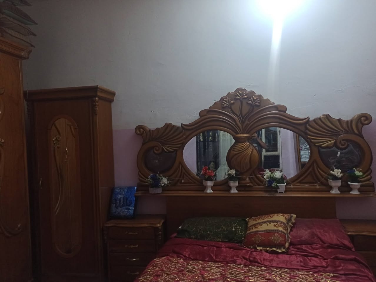 سلام عليكم غرفه اخشاب صاج نضافه فول السعر 600وبيه مجال ال تصال وتساب***********

