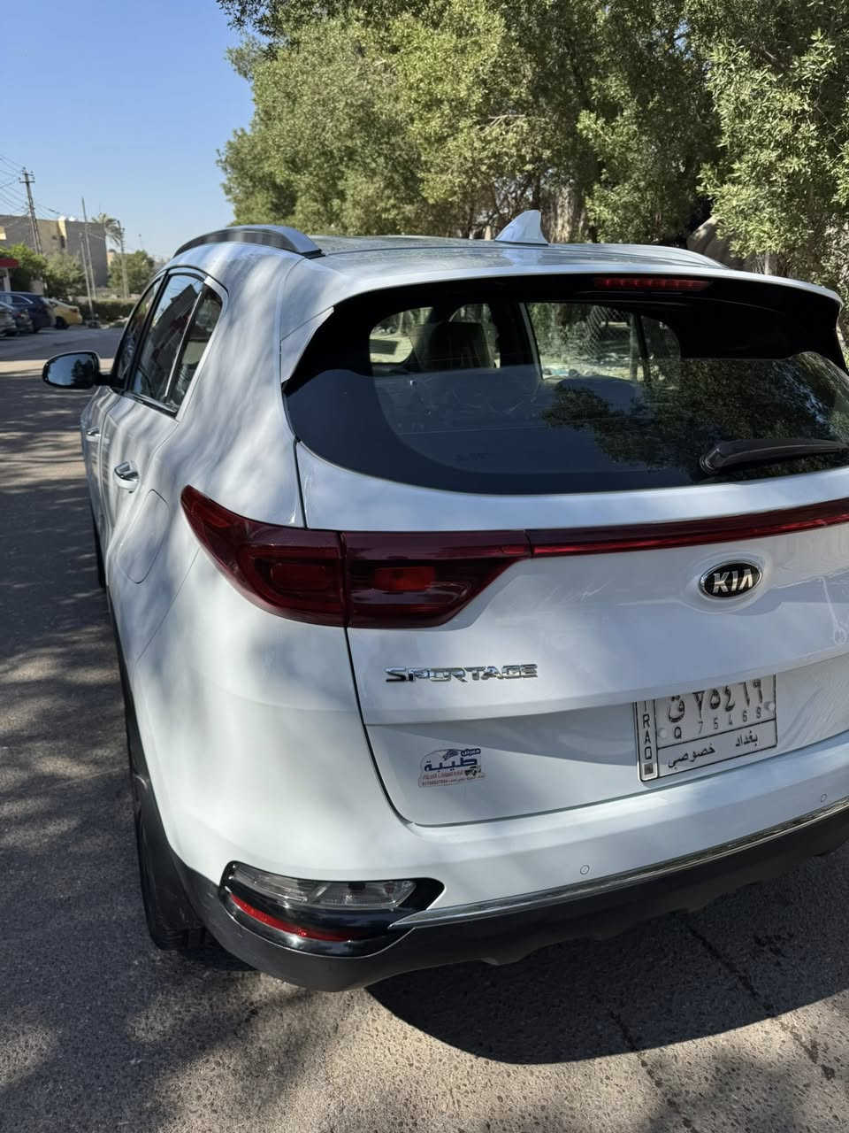 كيا سبورتج  2020
رقم بغداد
مكفوله من كلشي ماشية (26) الف فقط سبير منازل 
 المواصفات عادية 
حجم المحرك 2,0L
دوش2000 
4اسطوانات نوع DOHC
مرتبط بگير بوكس 6سرعات
مري شفط
ويل كب 19 
يدة باب نيكل  
حساس دعاميةامامي
حساس دعامية خلفي
كشافات هيلوجين
لد نهاري 
داخل جلد حمصي 
شاشة اعطال
درايڤ مود
تحكم مقود جهتان
كروز سرعة
مخرج USB ipod
‏ ABS
تبريد امامي و خلفي 
رقمي ‭***********‬ 
السعر203
مكاني بغداد زيونة
