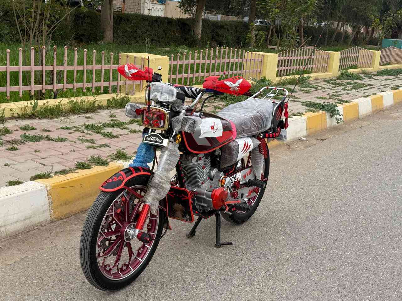 للبيع دراجة نامي برو محسن
(محرك 150)

(موديل 2024)

(محرك على وضع الشركة)

(اوراق موجود)

(ألون ماروني)

(المكان ناحية السعدية الجبل)

الرقم (‏‪***********‬‏)
