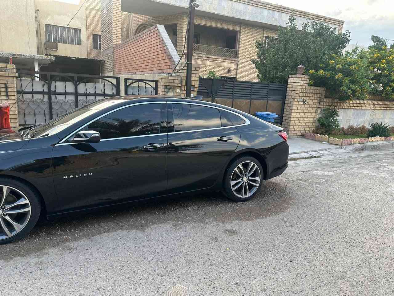 السلام عليكم ماليبو 2020 برمير
2000T 

بيها بنيد مبدل نفس الون تفصيخ وحتى الدعاميه تفصيخ نفس الون

مابيها اي صبغ كل السياره بيها بارد بين البابين مسوي يم المندلاوي 

رقم بغداد ب اسمي 

ماشيه 75 الف ميل 

المواصفات بانوراما  وتبريد وتدفئة الكشنات وحتى المقاعد الخلفيه بيها تدفئه بل كشنات وسماعات Boss واشاير بلمري وكشن ذاكرة خزن ميموري لكرسي السائق 

وكيرها 9 نمر ATf

بغداد المنصور
السعر 165

***********

