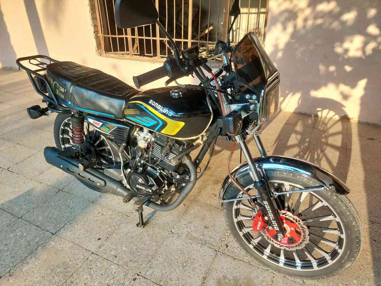 سيفـان ٢٦مابيها نقص كفاله كامله مكمله اوراق كامله كلها شغاله مال جناي مكان ديالى بعقوبه سعر ٨٠٠بي مجال بسيط كلش شراي اتصل ***********
