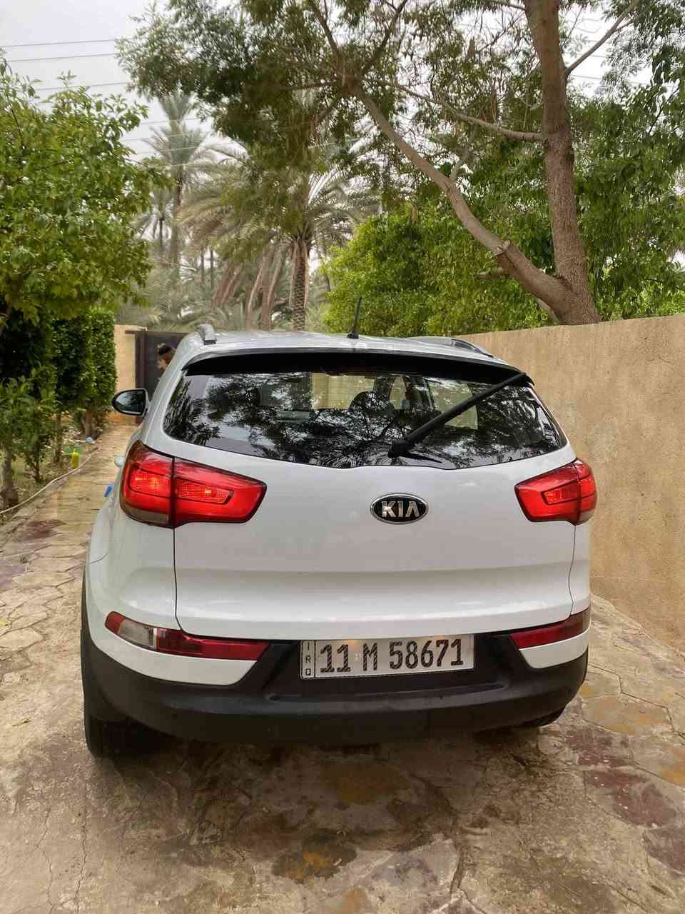 سلام عليكم سبورتج 2015 ماشيه ١٥٤ سياره جديده حلوه بها صبغ بقبق الجنطه وبارد بلبنيد قليل السعر 150 مكان كربلاء الحسينيه ***********
