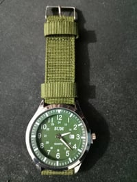 ساعة • للبيع