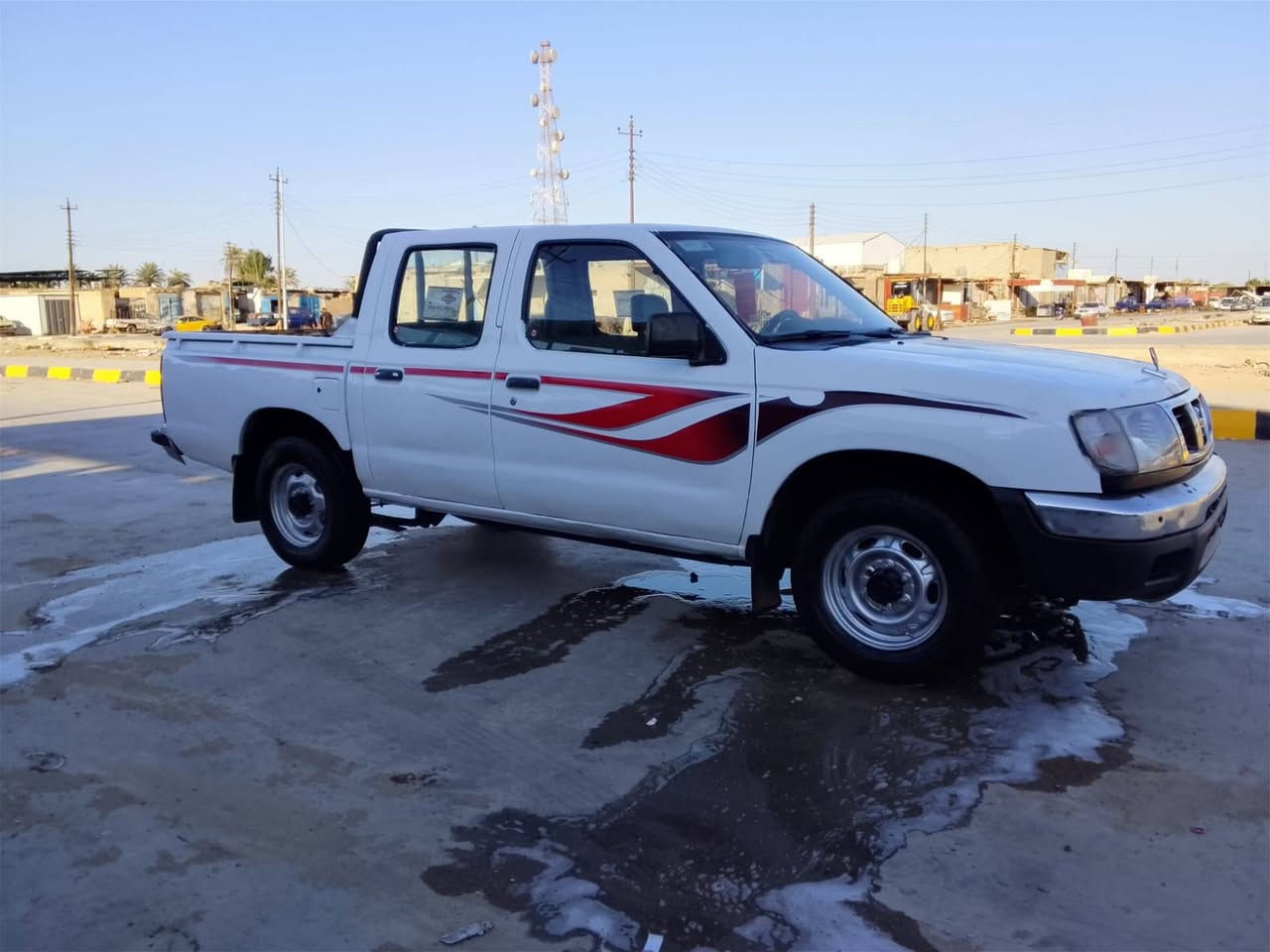 سلام عليكم سياره نيسان.
مكينه و كير جديدات تخم. 
تايرات جديد.سياره مزاد وزارت،داخليه. شاصي مكفول مصبوغه حزام فقط مديل2003 مكاني.الناصريه قضاءء.رفاعي رقم***********
سعر 50
