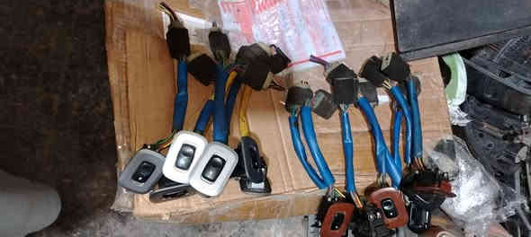 دكمه مفرده حاويه اصلي سعره ١٠ آلاف بغداد مدينة الصدر *********** وتساب موجود ل
