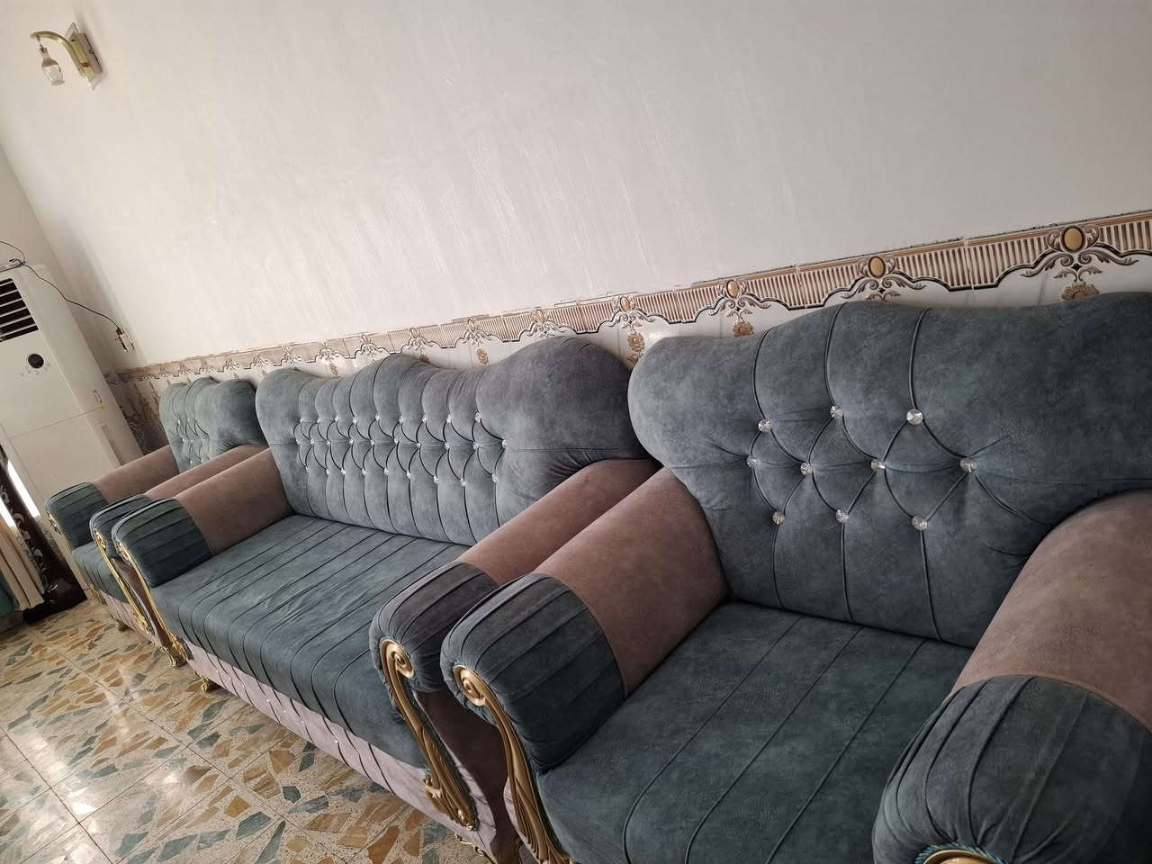تخم للبيع العنوان حي الصحه الاتصال ***********

