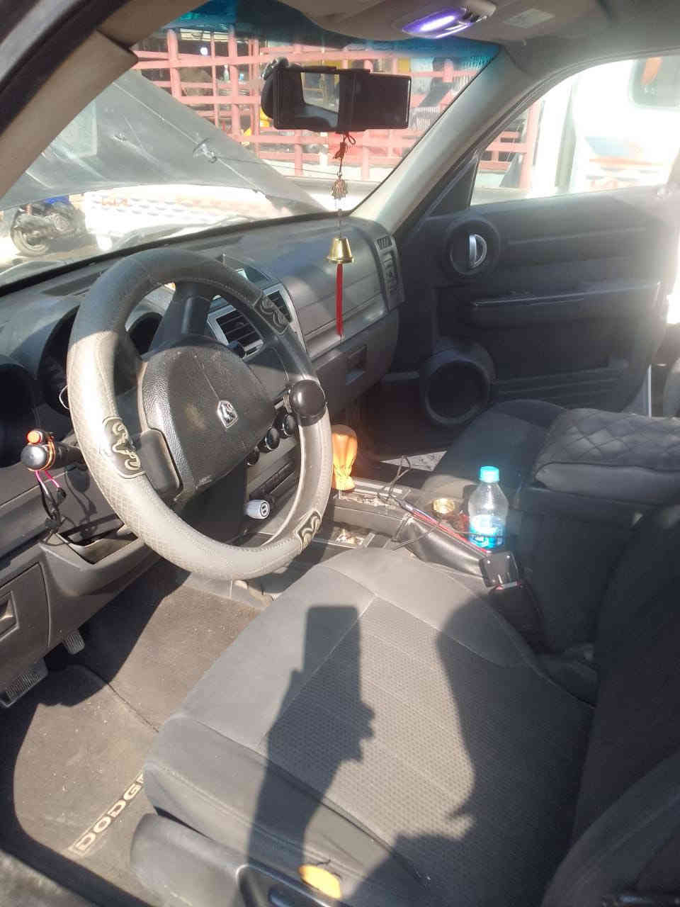 السلام عليكم دوج نترو للبيع موديل 2011 ماشيه 130 حقيقي محرك مبدل جديد سيرفس كامل هزه جديده وسنويه جديده ويه الرقم تخم تاير جديد السياره حلوه كاعده مامتعوبه مكانها الكاظميه بسمي التحويل سعرها 11 الف دولار يعني 110 ورقه 
للاستفسار 
***********
