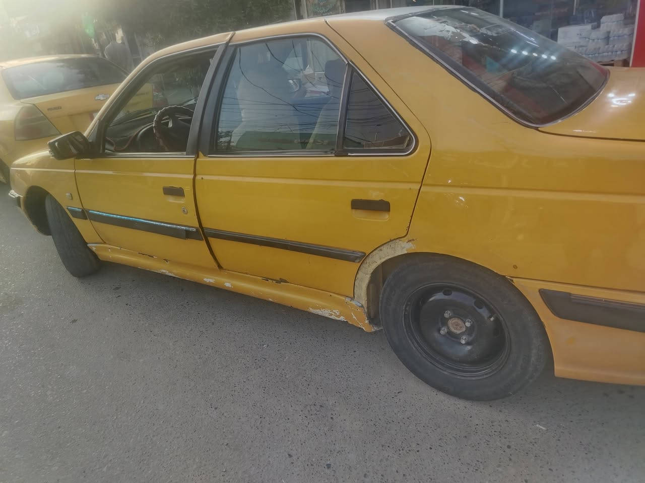 السلام عليكم بيجو بارص موديل 12 السياره مصفرهه هيئه وغرامه عليهه 350 مكينتهه بيهه خيط بخار السعر 18 قفل للإتصال *********** مكاني شاميه

