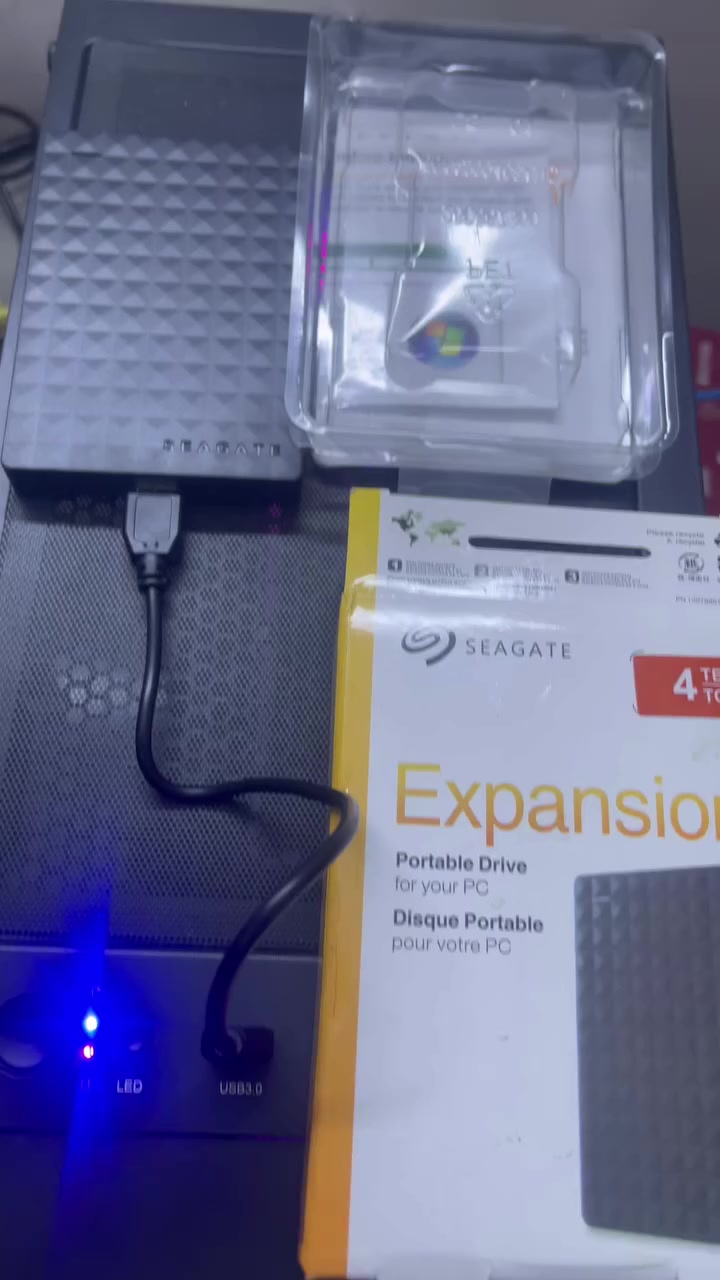 سلام عليكم اخوان كفر هترد داخله رام حجم ٤ تيرا لنسخ البرامج البسيطة والصور كما موضح بالتصوير 
للبيع ساعة القطعة على ٥ الف


**إذا كنت صاحب هذا الإعلان وتريد حذفه لأي سبب، رجاءا أرسل رسالة إلى الدعم الفني**