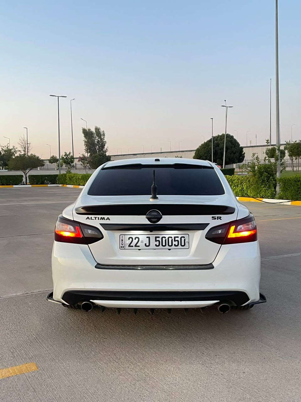 نیسان ئاڵتیما ٢٠١٨ 
سپی سەدەفی 
مواسەفات SR 
ڕەقەم و سەنەوی نوێ 
ڕۆیشتن / ٨٠ هەزار میل 
گێڕ و مەکینە کەپس 
سێ پارچەی پێشی سبوغە بە حاڵ قنجەکی بەدەنەی هەیە 
ئێرباگ تەنها سوکان 
نرخ ١٣٢ وەرەقە و مەجال
‎0751 162 0342 : ڕەقەم تەلەفون 
---
مواسەفات: بەسمە/شەغال/کوشن نیوجلد/گێر سپۆرت/ABS/لایت زینۆن/شاشە ئایپات/کامێرا/خەتی جادە/دیاریکردنی خێرایی/سوکان ڤۆلیۆم/ڕادار... 
--
ڕەقەم هەدیەیە
ڕەقەم شانصی: 1N4AL3AP2JC112815 لە ڕەسم نایدا ئەبی پارەی لیبدەی أربيل, العراق
