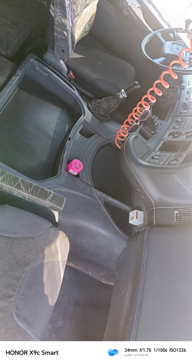 سلام عليكم  گلابه سكانيه  موديل 1997 شاصي بلادي محرك وگير شرط سنكل جوبلس مكان صلاح الدين رقم تلفون ***********
