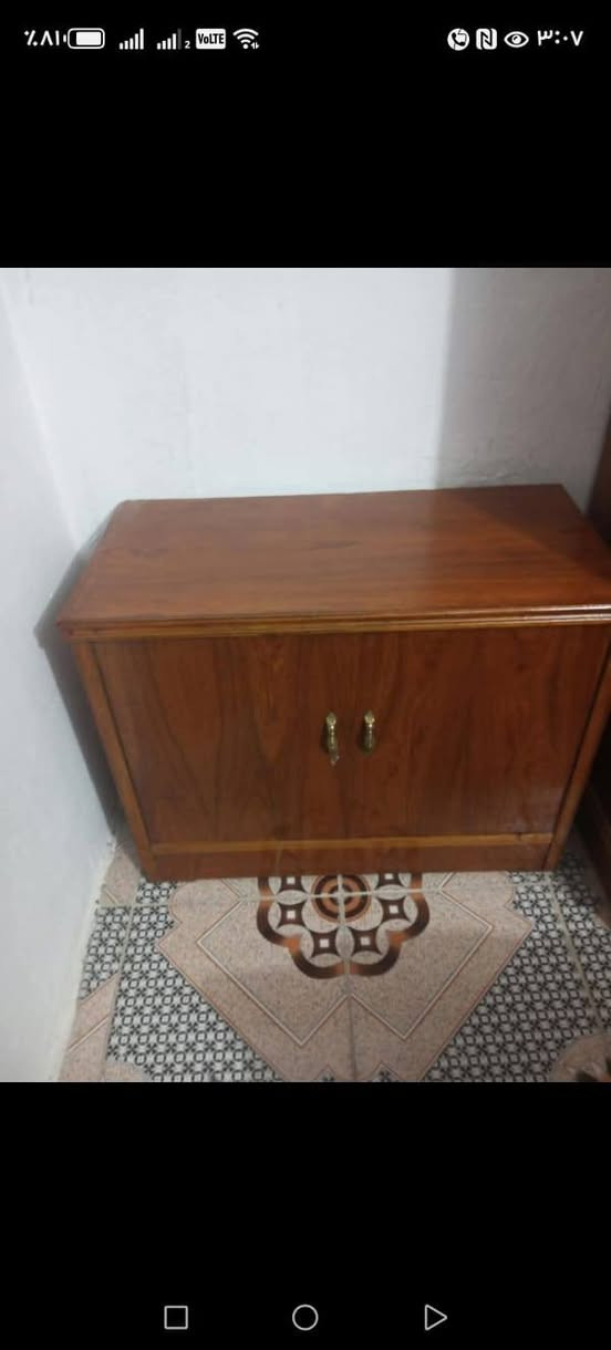 غرفه كامله ومابيه اي نقص حلوه ومرتبه سعر خاص رقم الهاتف ***********
