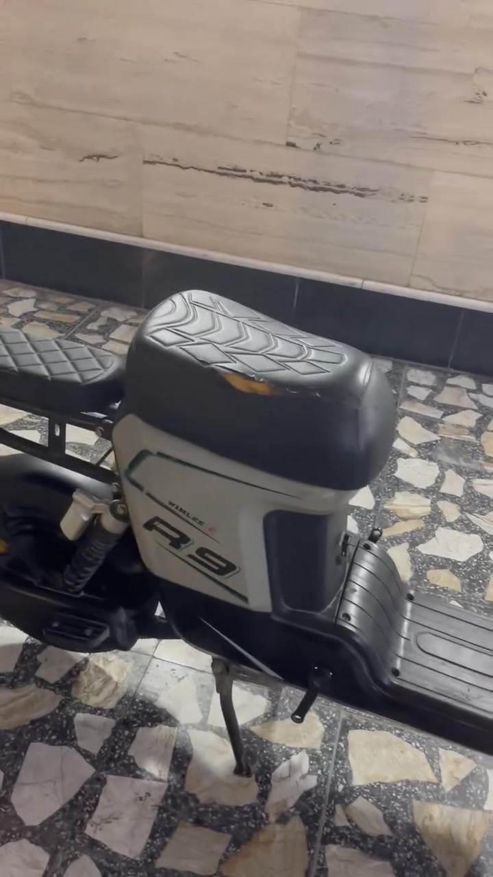 سلام عليكم دراجه شحن R9 للبيع دراجه نضيفه ما بيه اي شي  مستعجل عله بيعته معروضه 375 وبيه مجال بسيط الشراي يراسل عله هاذ الرقم ***********
