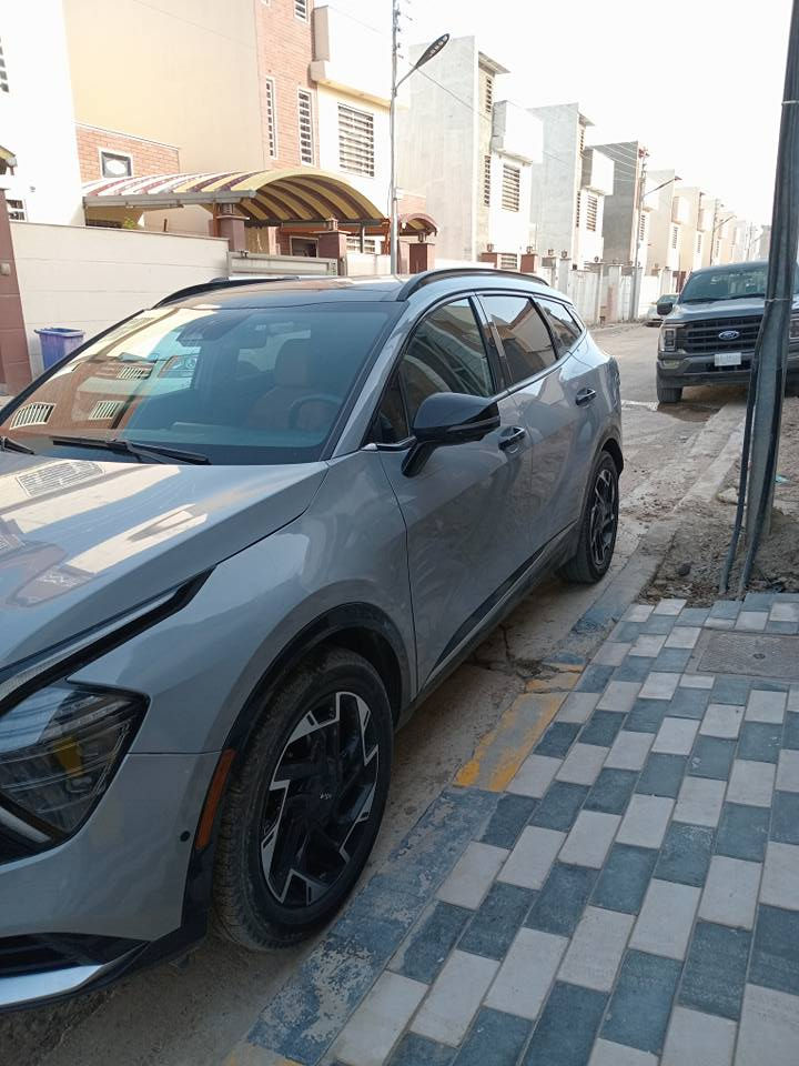 KIA sporteg
2025
محرك 2500بانزين المرغوب 
⛔️بدون ايرباك ⛔️
حادث جاملغ ايمن وايسر وبنيد وبيه طخات بسيطه 
مواصفات 
بانوراما 
بصمه 
تحديد مسار +قياده ذاتيه 
5كامرات محيطيه +حساسات خلفي امامي 
تبريد قطعتين 
كشنات تدفئه تبريد 
صندوك كهرباء 
وبعد بيه مواصفات  
السعر 210وبيه مجال بسيط كلش صور حادث موجوده 
مكان السياره بغداد العامريه 
*********** بغداد, العراق

