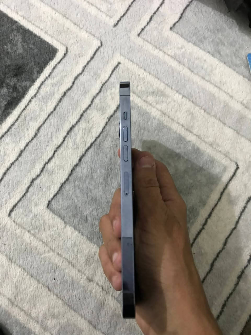 iPhone 13 Pro Max 
أيفون 13برو ماكس جهاز نضيف جديد مبدل شاشه صليه تفصيخ
ذاكره ٢٥٦ بطاريه ٩١ بلاديه فيس ايدي شغال سعر ٣٩٥
***********
