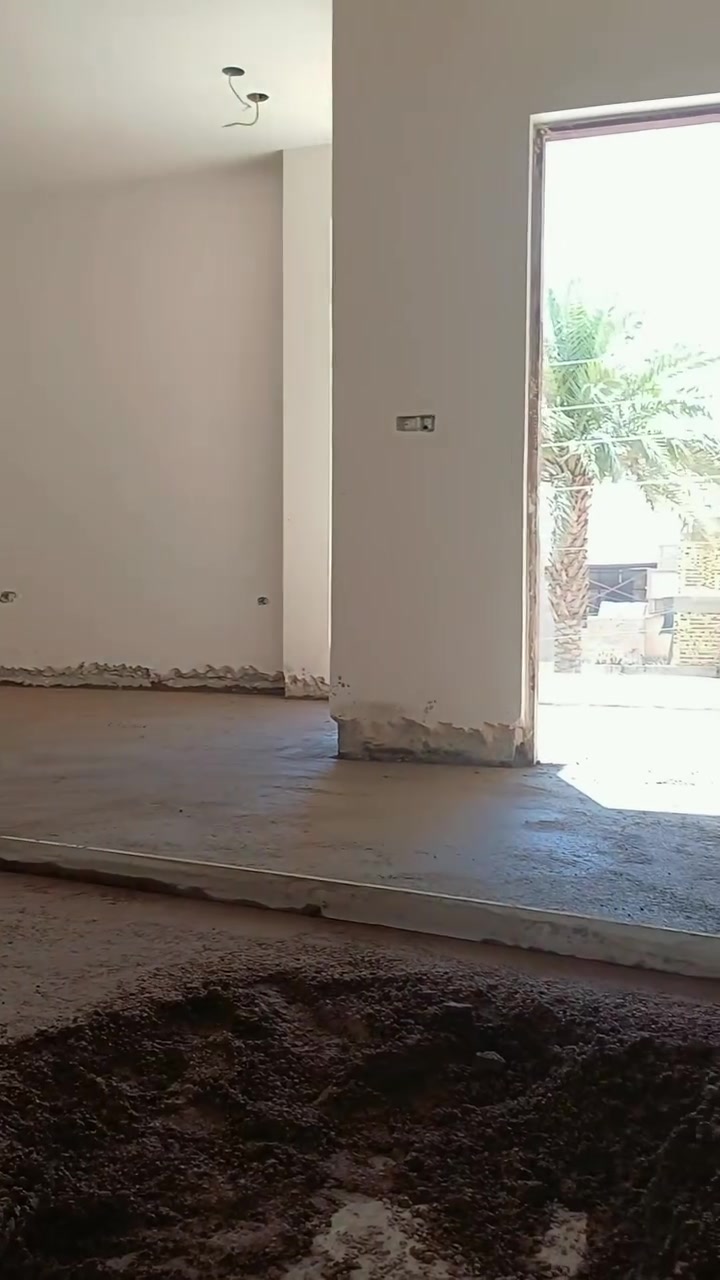 السلام عليكم كادر سكريت مع مكينه نعمل بابل وجميع محافظات تصفير جميع الارضيات بورسلين تسليم هندسه تواصل على رقم ***********
