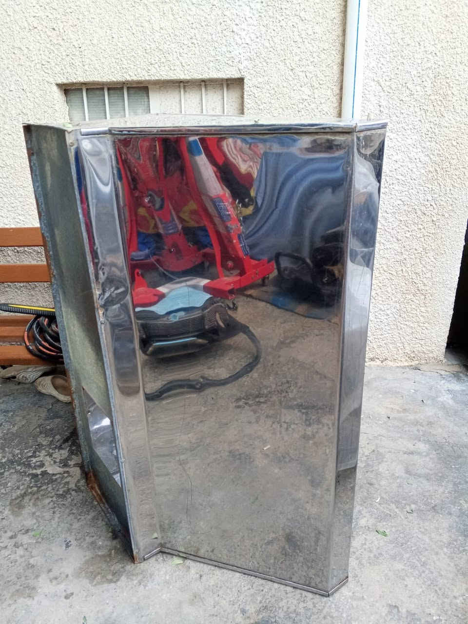 دكيت سل ستيل سمك 2 ملم لو اكثر ماعرف لكن ثقيل نظيف جدا مستعمل قليل قياس 80 في 120 
مكاني بغداد مدينة الصدر 
***********
