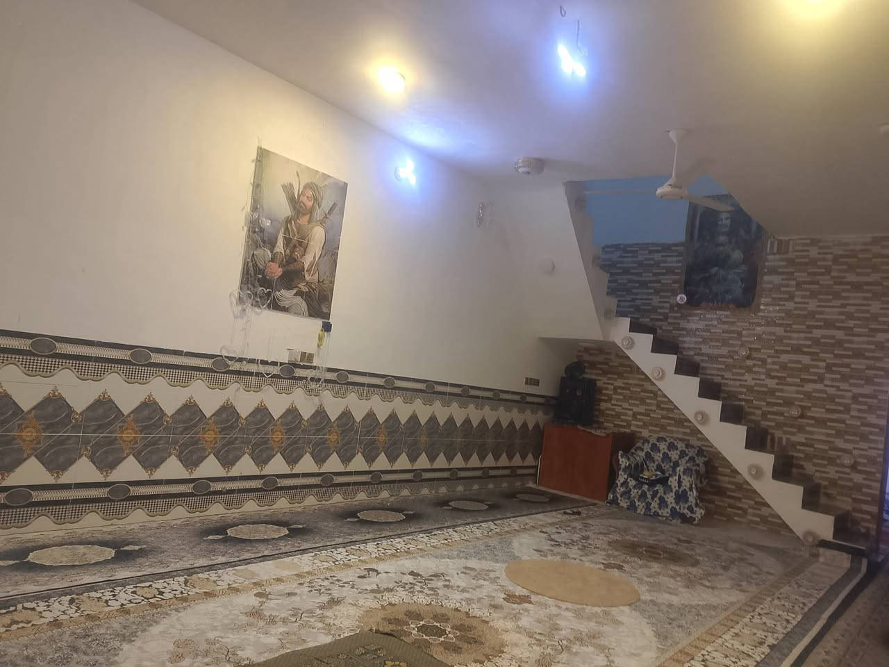 بيت للبيع في كاع وسام ***********
