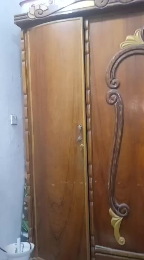 سلام عليكم غرفه للبيع 
***********
ملاحظه فيس تعليقات ما متواجد
