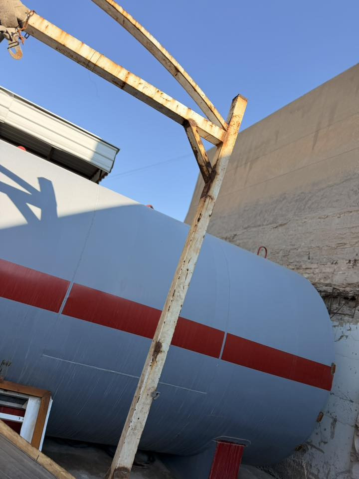 السلام عليكم تانكي للبيع السعة ٣٦٠٠٠لتر تفصال جديد السعر ٢٧٥٠ الف قفل المكان بغداد العامرية
 ***********
