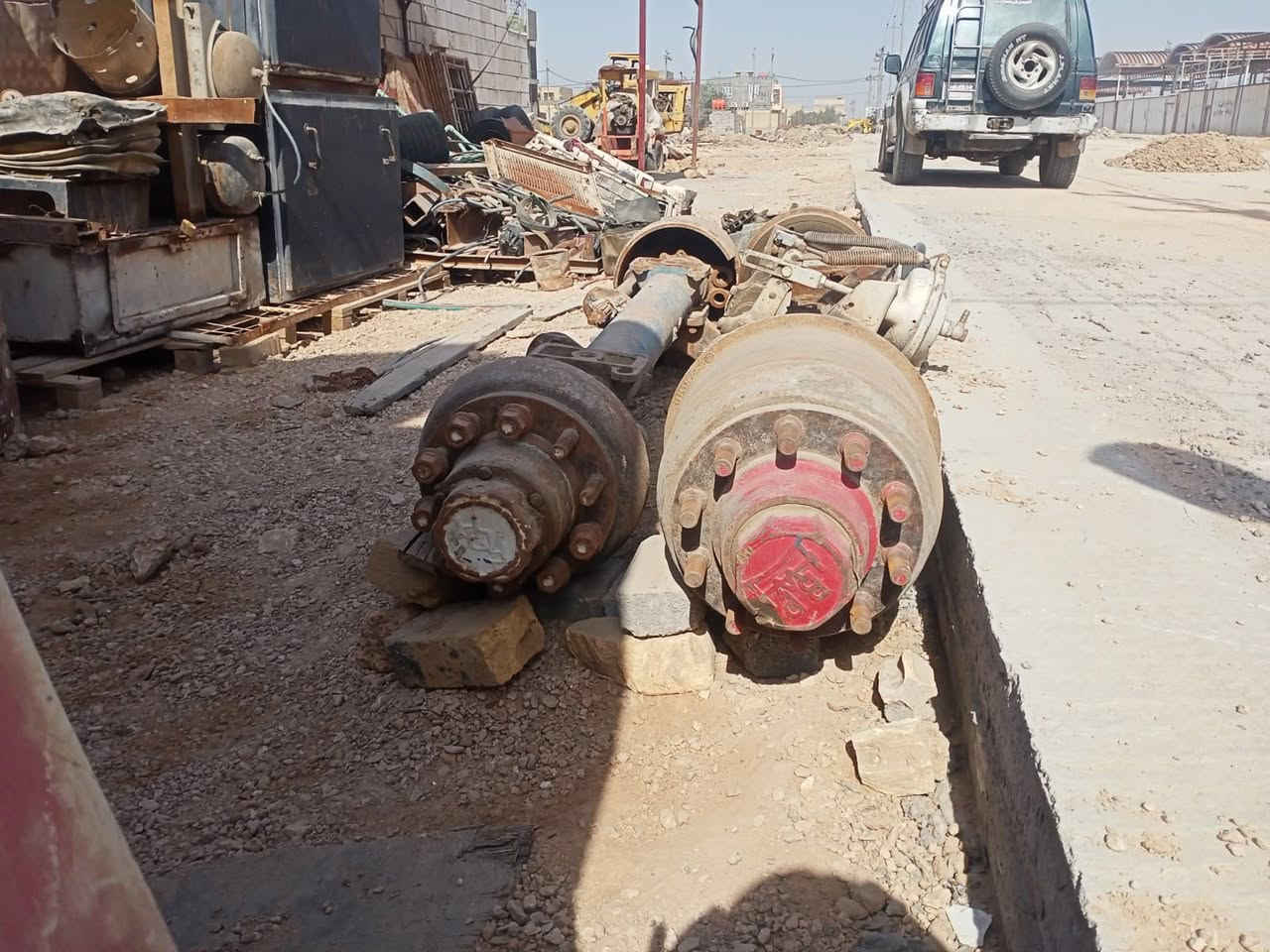 دناكير لودر عدد ٢ للبيع 
للاستفسار الاتصال على 
***********
***********٦
