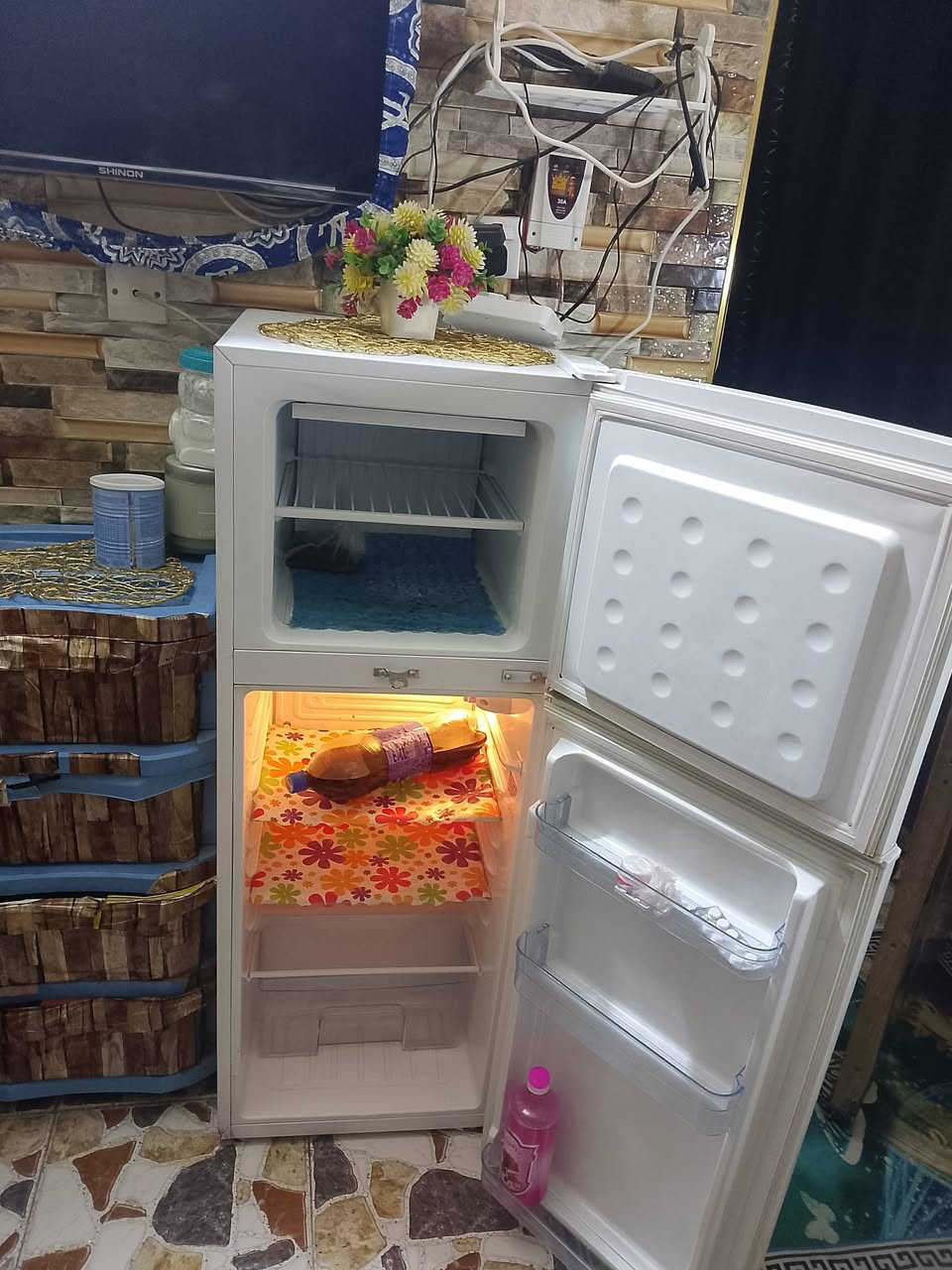 ثلاجه جديده اي خياس مابيهه نضيفه حيل ولا داخله تصليح السعر 175 وبيهه مجال مكاني بلمشتل شارع المطبك
***********
