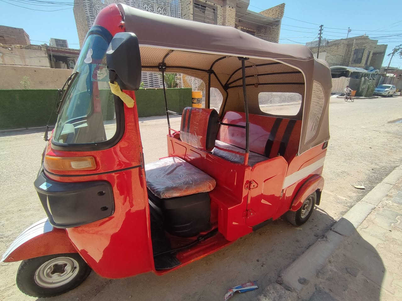 تكتك مديل 22ارقام وسنويه مكفوله ما عدا ضربه بالصفحه ومعمره تكتك جاهزه ما بيهه اي نقص مكاني العماره 
السعر 8و400وبيهه مجال 
***********
