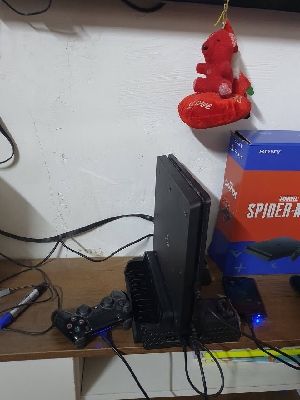 السلام عليكم بلي فور نضام ٩
هارد داخلي ٥٠٠ وهارد خارجي تيرا 

مهكر وكامل معى ثلين يدة معى قاعده تبريد المكان بغداد جكوك *********** السعر على الخاص او اتصال على رقم الهاتف
