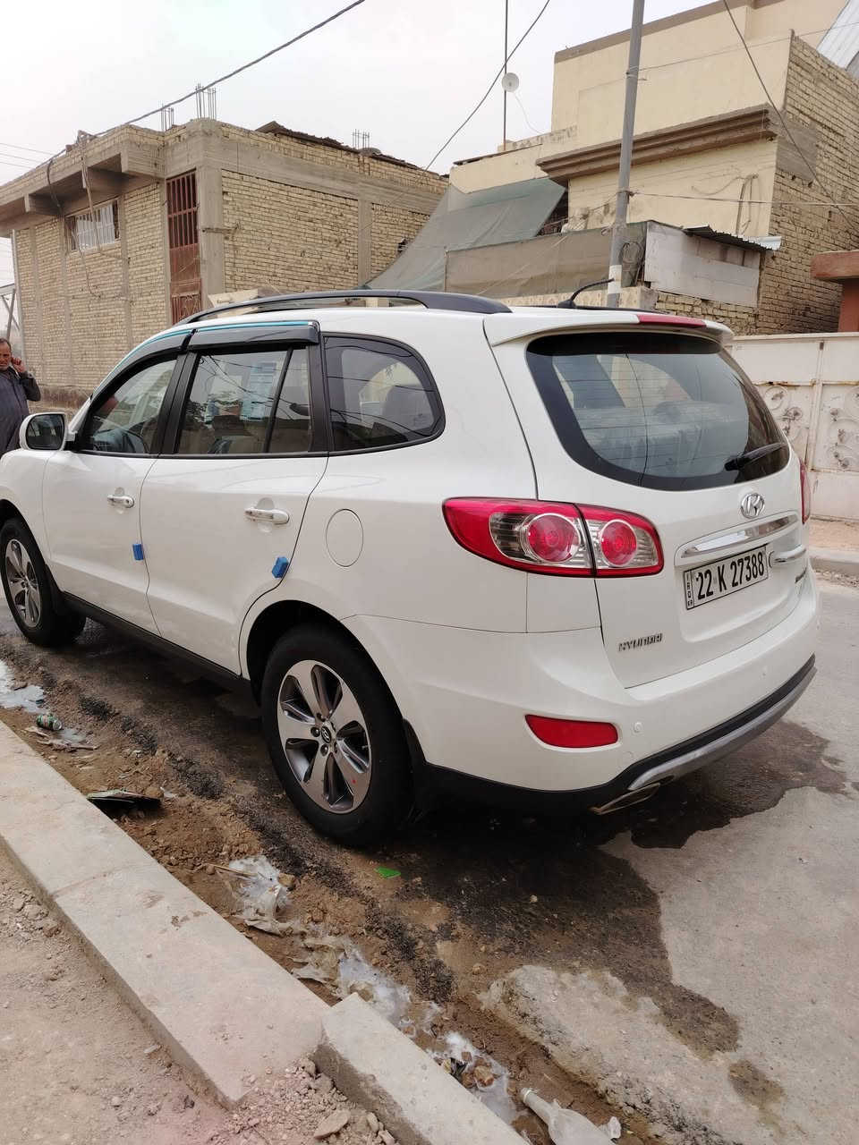 السلام عليكم سنتافي موديل ١٢ مكينه ٤ رقم اربيل دولي ل ٢٨ مكانها ديوانيه جديده السياره بيها شبر جوه قبق البانزين فول عده البصمه السعر ١٤٥ وبيها مجال اتصل ***********
