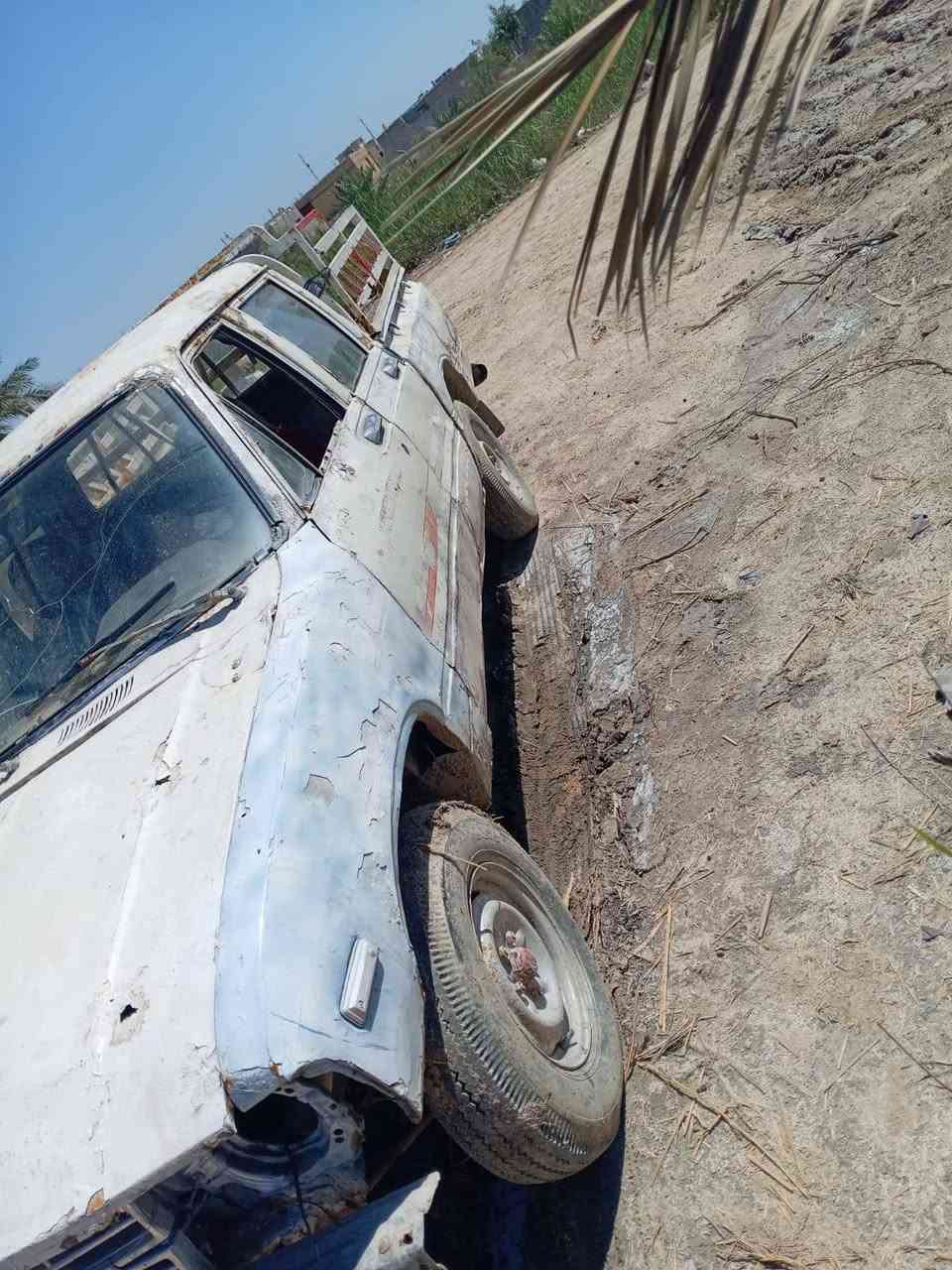 السلام عليكم بيكم تيوته البيع الموديل82 كير ومكينه مكفولات تخم تاير باتري جديد سياره جهزه من كلشي السعر9ورقات وبيه مجال((***********))
