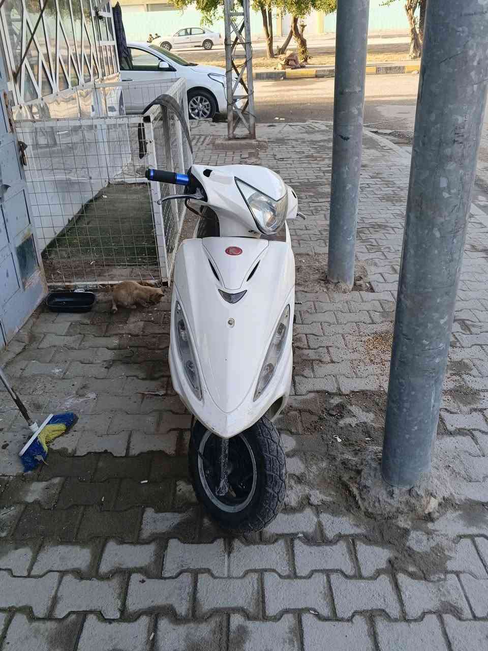 كامكو جي فور مامفتوحه وين ماتريد افحص   مكاني مكرمه سعر 550 وبيهه مجال بسيط ***********
