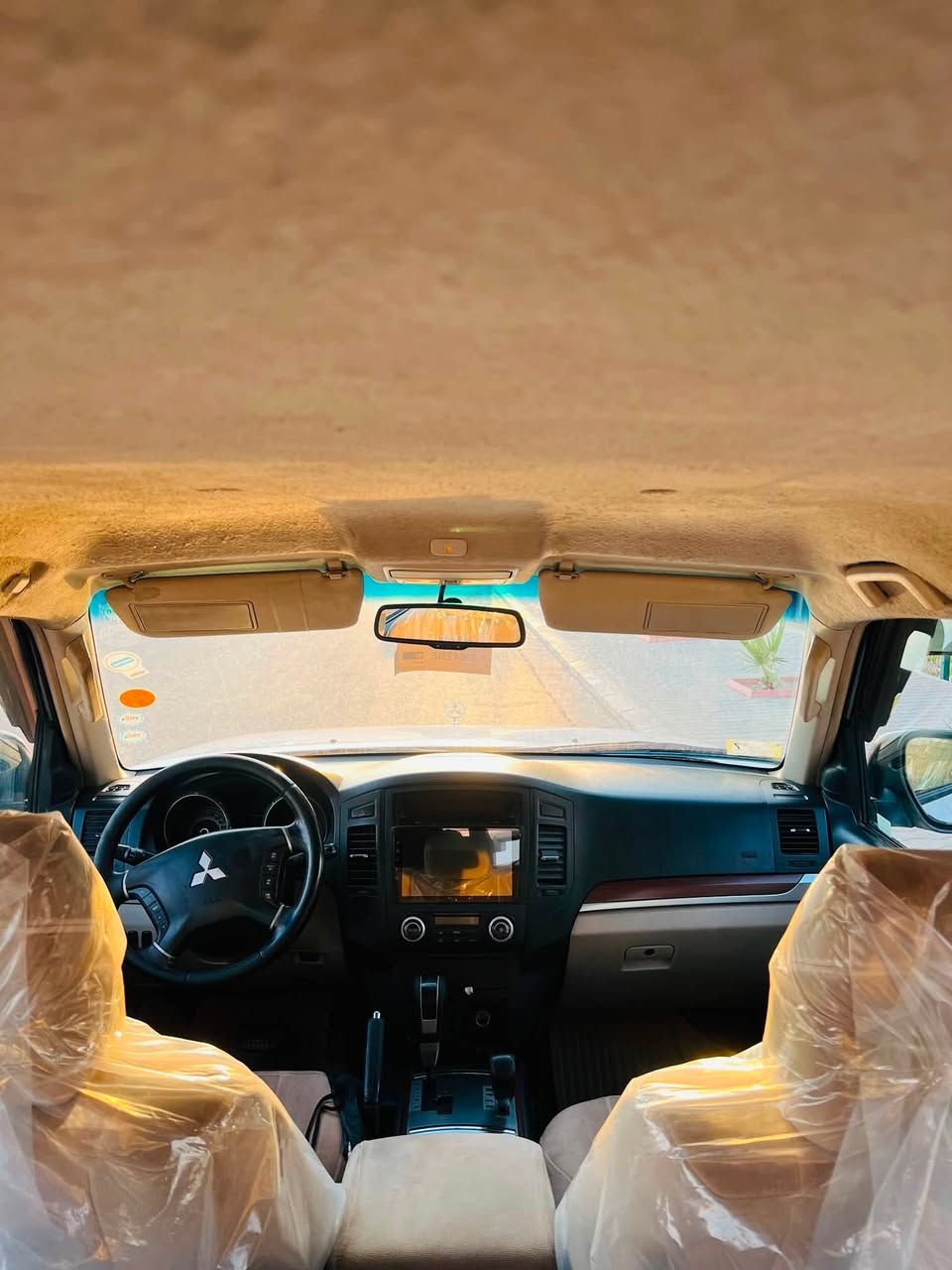 مستەر بۆشی باجەڕۆ مۆدێل 2008سەیەکە مواسەفات gls سوکان ڤۆلیۆم .تەحدیل سورحە.شاشەو کامێرەیە.چوار جام کارەبا ئاوێنە کارەبایمەکینە 3.5سەیارەکە دوو بست سبوغی هەیە باقی هیچی تری نیە  مەکینە کراوەتەوە بەشەرتی فەحس سەیارەکە نمونەیە لە جوانی زۆر پاک ماوەتەوە ماڵی دۆستە سحر 127 مەجال بۆ پەیوەندی کردن ***********  ***********
