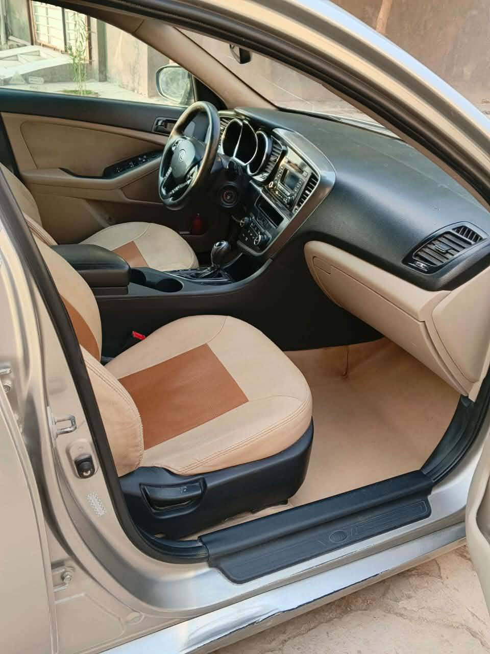 اللهم صل على محمد وال محمد
اوبتيما 2011 جاهزه السياره 
وارد امريكي مكينه وكير جدد خير من الله 
حداديه تخم تاير جاهزه السياره 
سعرها 95 وبيها مجال بسيط 
ماشيه 130 حقيقي 
***********
