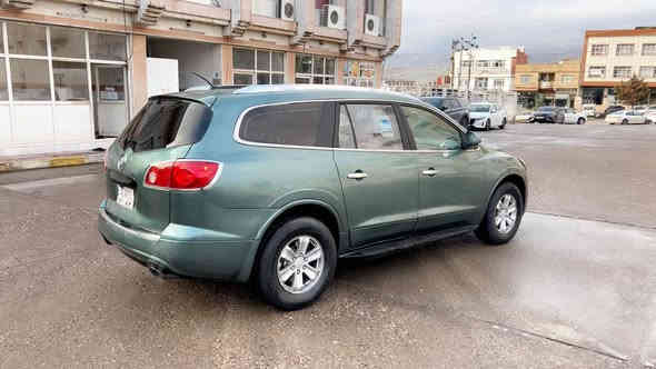 احترامي للجميع 
للاتصال كورك او اتصل واتساب ***********
ملاحضه. السياره احلى من الصور 
للبيع شوفرليت بيوك امريكي رآسي ملكي موديل 2010 فول مواصفات سعر السياره  93 ورقه و مجال    محرك V6  محرك  نفس امباله او ترافس  سياره 7 راكب  و تبريد 3 قطع كير ومحرك  بشرط جديد  طخم اما مي خلفي بشرط  وطخم تايرات اخو الجديد  سياره بكل معن الكلمه نظيفه و مفوله مواصفات  كلشيي بالسياره بشرط  انا سياره صابغها عام فقط جماليه جانت جارده و صبغتها  كفاله مابيهه اي حادث  سياره رقم دهوك بسمي تحويل بشرط  مكان السياره قضاء عقره بين اربيل و دهوك دهوك
