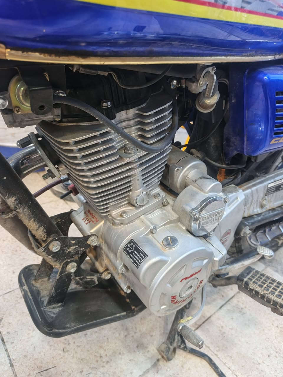 السلام عليكم من رخصة الادمن دراجه للبيع ایرانی نامة بروالدراجه دبل فج الكلج عنبار كهربائيات كلها شغال بس العداد واكف سعرها 800 وبيها مجال الشراي يتصل فقط *********** العنوان بغداد منصور دور السود
