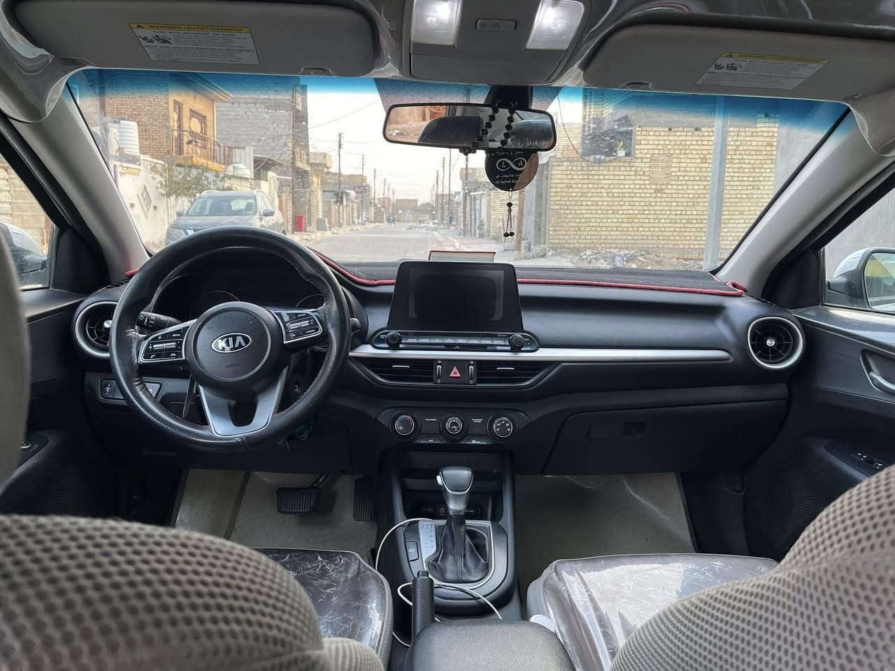 كيا فورتي موديل 2020 حادثها بنيد فقط بدون صبغ بدون دواخل ماشية ١١٢ كير ATمكينة 2000 ***********
