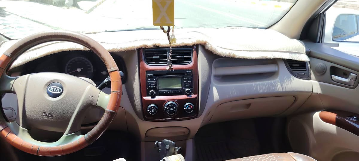 كيا سبورتج 2010 خليجي رقم اربيل
مكينة كير كفالة ( السيارة فول مواصفات خليجي )
فتحة سقف سلايت روف
مكينة 2000 دوش
داخل بيجي وصاج
دسك امامي خلفي
بلاجكتور امامي 
دبل كزوز
اي بي اس
صدر امامي خلفي جديد 
 كفالة السيارة ادامة عامة 
السعر 125ورقه وبيه مجال الشراي
المكان / صلاح الدين بيجي 
***********
