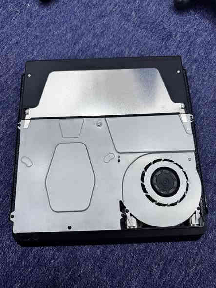 بلي فور سلم للبيع مستعمل اونلاين اصلي ما مفتوح ولامبدل بي اي شي ملحقاته اصليه وكامله لوكاته اصليه وبي
3 يدات ثنين يشتغلن وحده لا وبي 3 حسابات بلي ويا قرص جي تي اي 5 وياه بتل فيلد 1 عربيه + دستني 2 + فيفا 25 بس مو كامله + فول قايز + ببجي + +اوفرواتش + ذا كرو 2 + انشارتد 4 + انشارتد الارث المفقود + رزدنت ايفل 2 ريميك + فورتنايت + بيس efootball +روكت ليق وبي حسابين روكت ليق قويه وحساب بيس قوي وحساب جي تي اي 5 اونلاين قوي
سعره ٢٥٠ 
مكاني ياسين خريبط
للستفسار واتساب
***********
