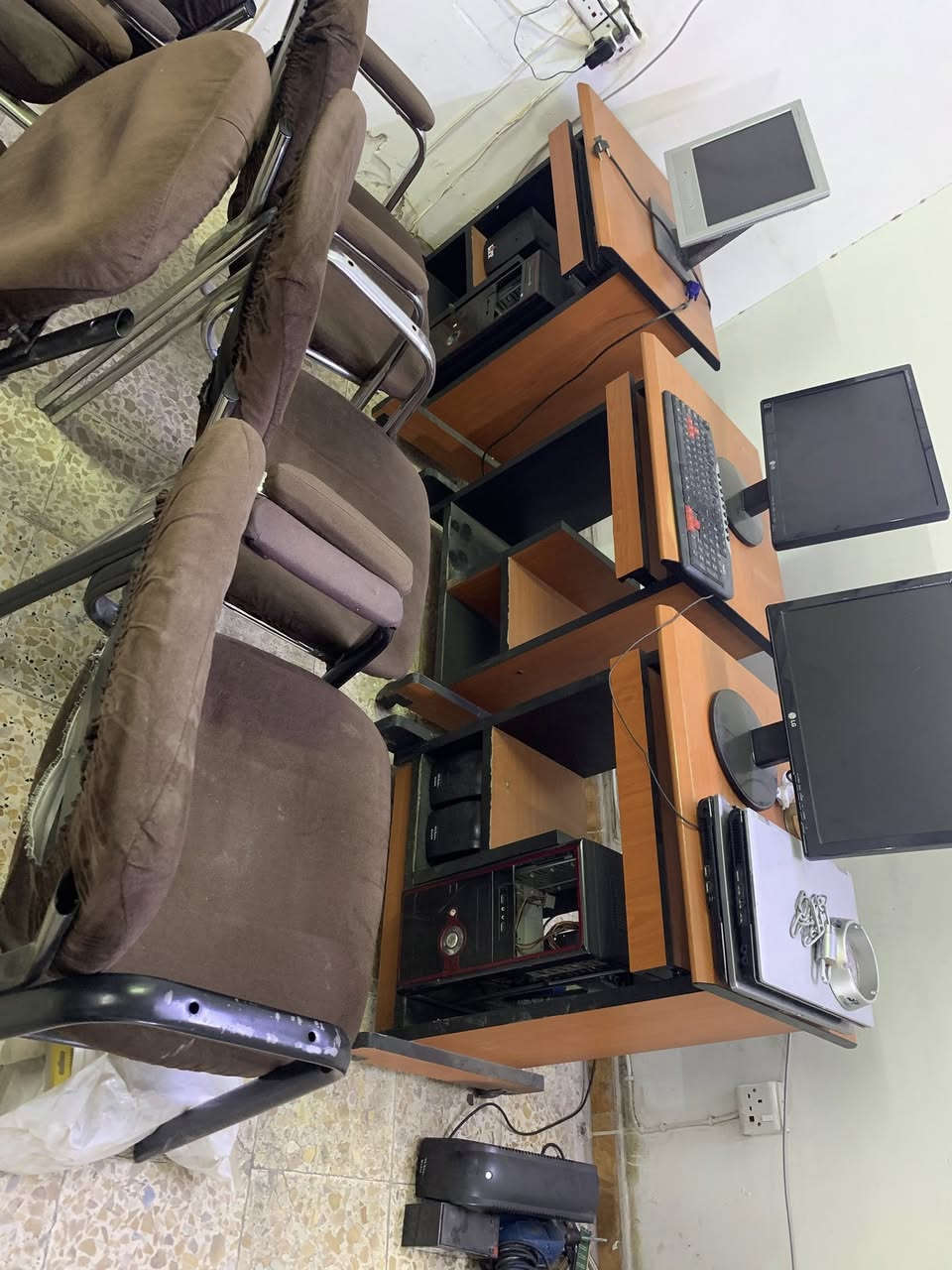 السلام عليكم
عندي هذني سبع حاسبات اربعة منهم يشتغلن ابيعهن شلعة هنة وميوزتهن وحتى ذني الكراسي قيم واخذ..
اتصل ***********
