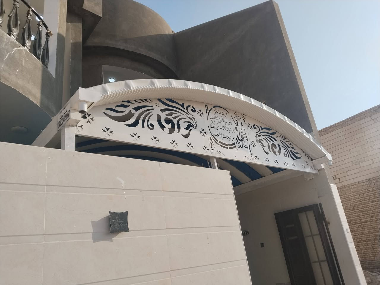 عمل سقايف الكيسبان بسعار مناسبة ***********// حدادة محمد عمل درجه اولى كافت القياسات والجملونات الكيسبان بسعار مناسبه جدا جدا جدا جدا 🫡
