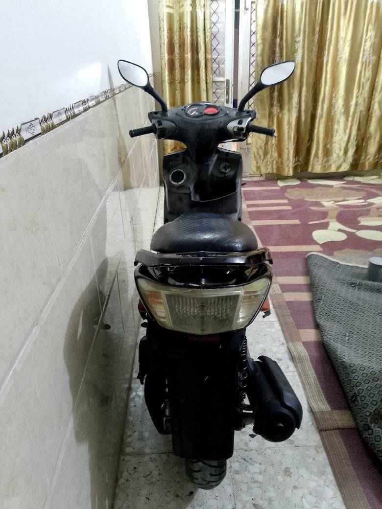 دراجه سكنس فحل سرعه 140 مكينه بلاديه ما مفتوحة ابد ناعمه شلعه قويه كهرباء كوله شغال نكره سلف هندر اوراق بسمي الدراجه كامله نضيفه السعر 550 بغداد الشعب رقمي ***********
