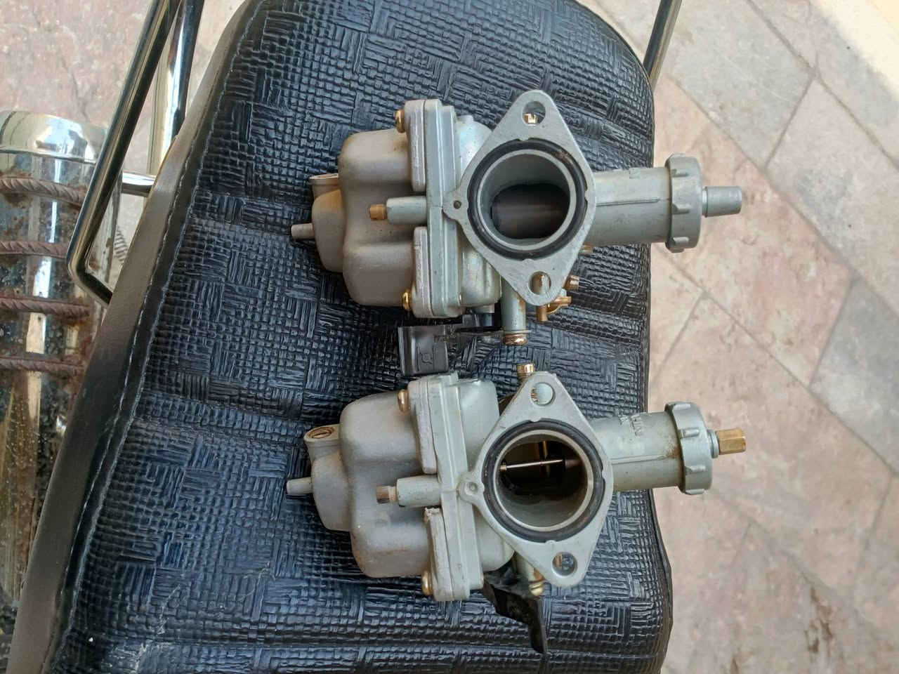 السلام عليكم غراض اربعه كير 1صالنصه ام النجمه الاصلي كابريتر العدد 2سوبايه مالته  جديده بل الجيس او هاذه السيت هم للبيع كشن او تانكي مال هونده او راصطه باكستانيه قيم بما يرض الله غراض كله جديده ما عده التانكي امشخط اشويه


**إذا كنت صاحب هذا الإعلان وتريد حذفه لأي سبب، رجاءا أرسل رسالة إلى الدعم الفني**